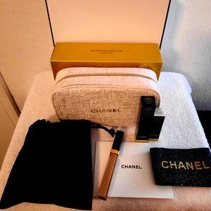 CHANEL 2023 Holiday Gift Set On the Go Moisture w/Cream Pouch Plus BONUS Extras